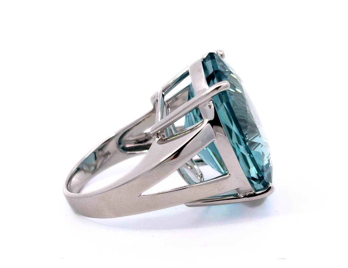 Quartz Ring